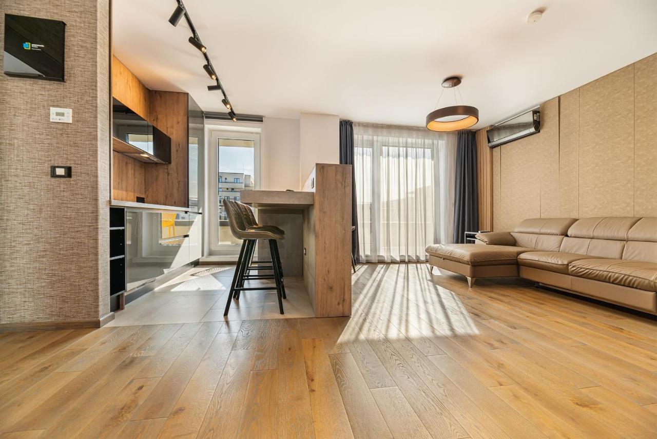 Promenada Studios Брашов Экстерьер фото