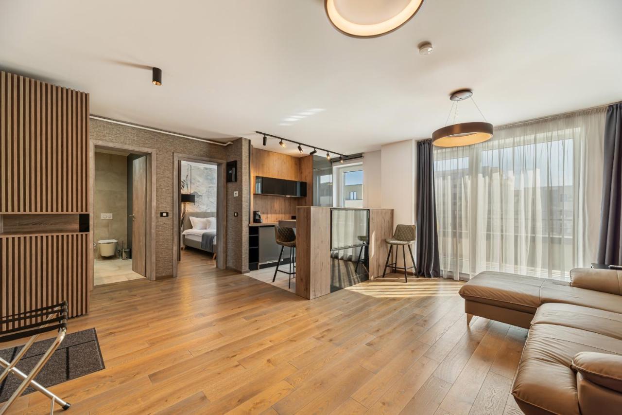 Promenada Studios Брашов Экстерьер фото
