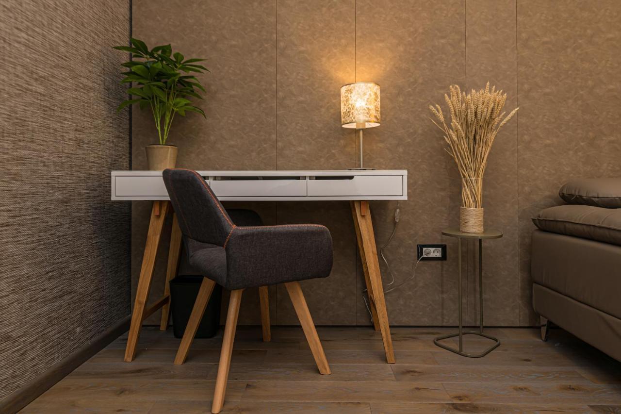 Promenada Studios Брашов Экстерьер фото