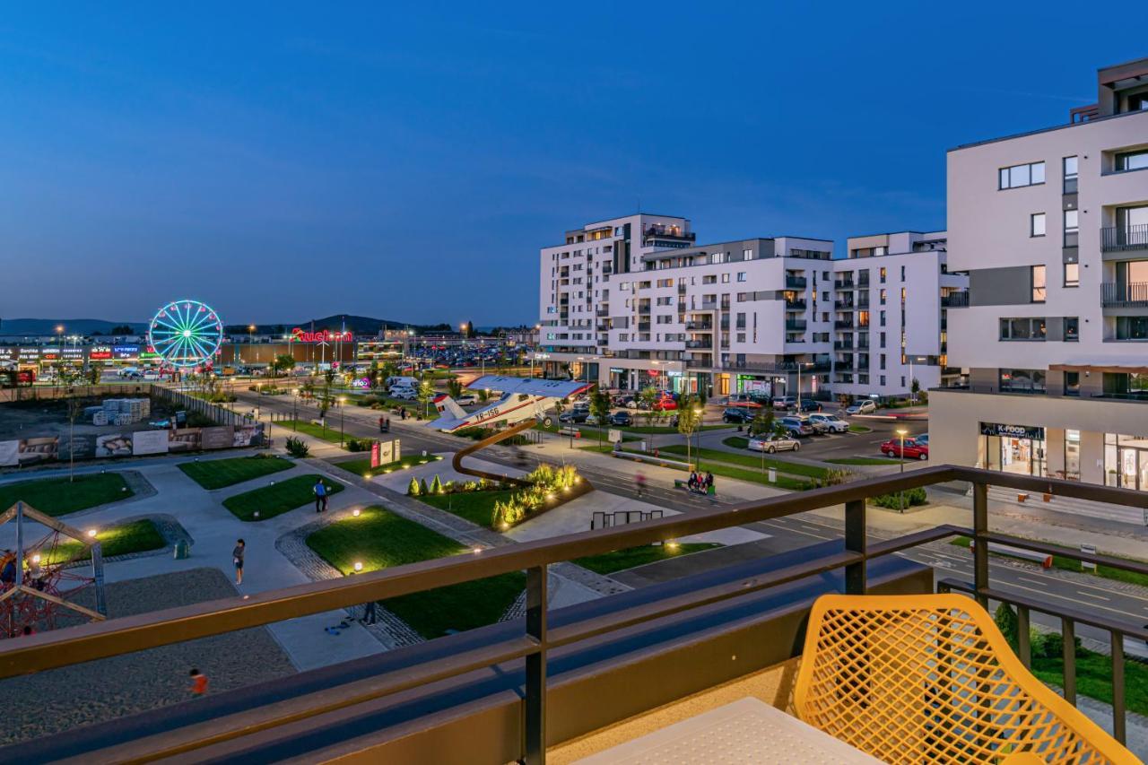 Promenada Studios Брашов Экстерьер фото