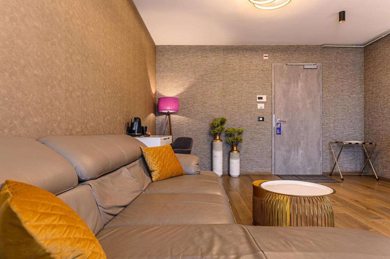 Promenada Studios Брашов Экстерьер фото
