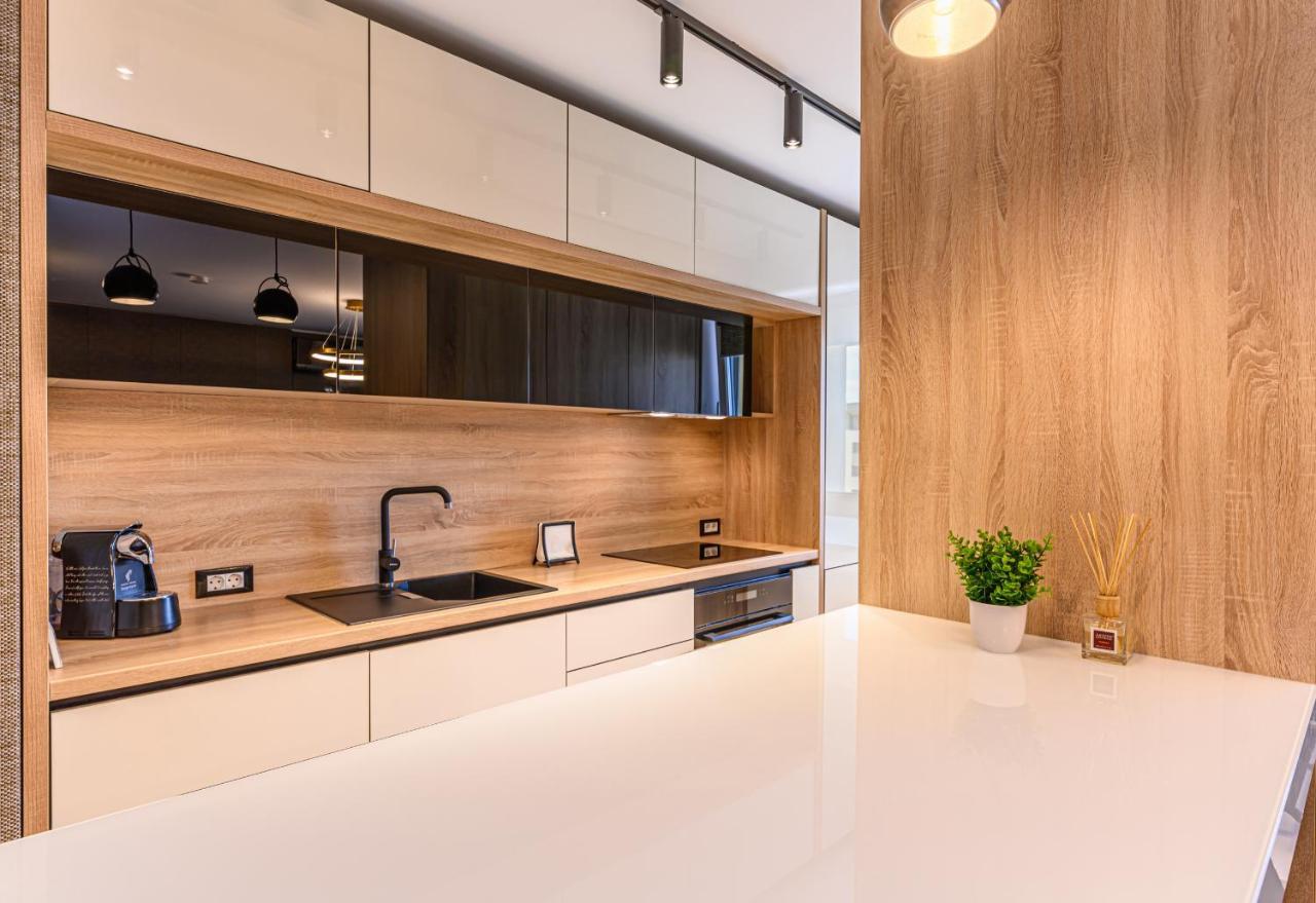 Promenada Studios Брашов Экстерьер фото