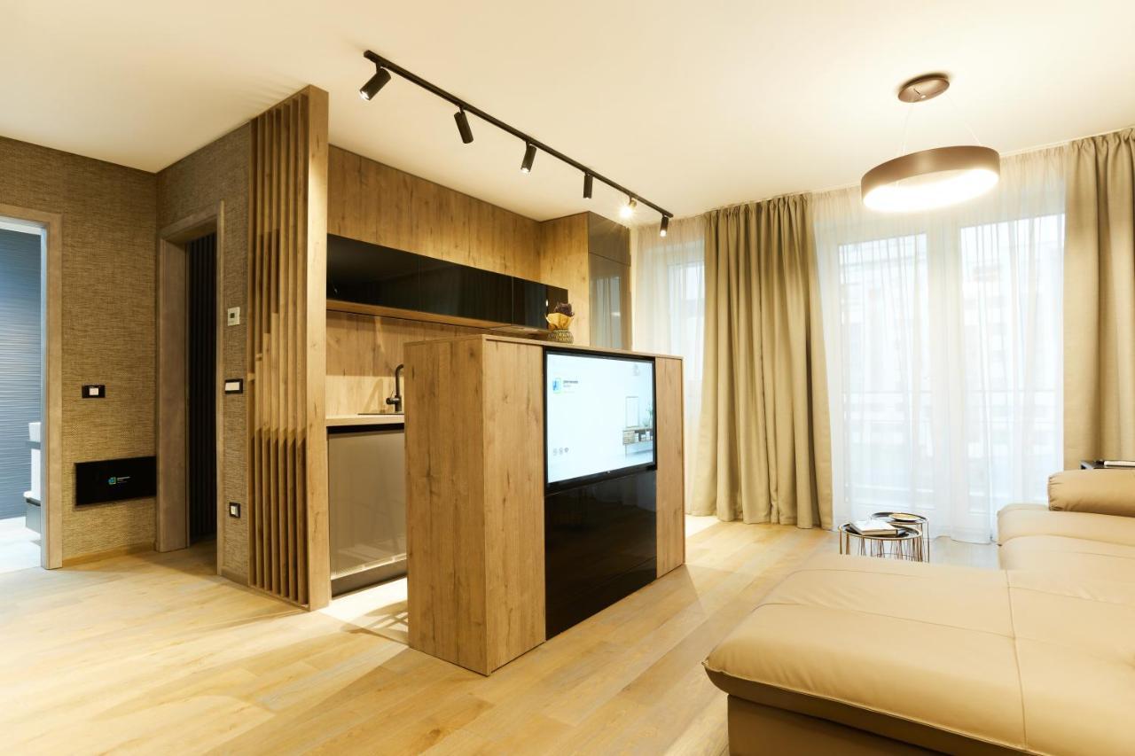 Promenada Studios Брашов Экстерьер фото