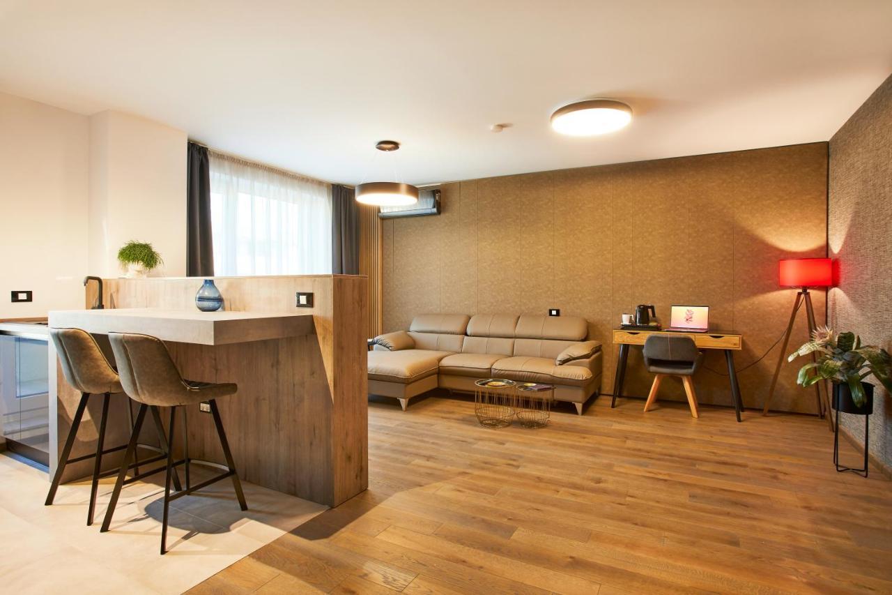 Promenada Studios Брашов Экстерьер фото